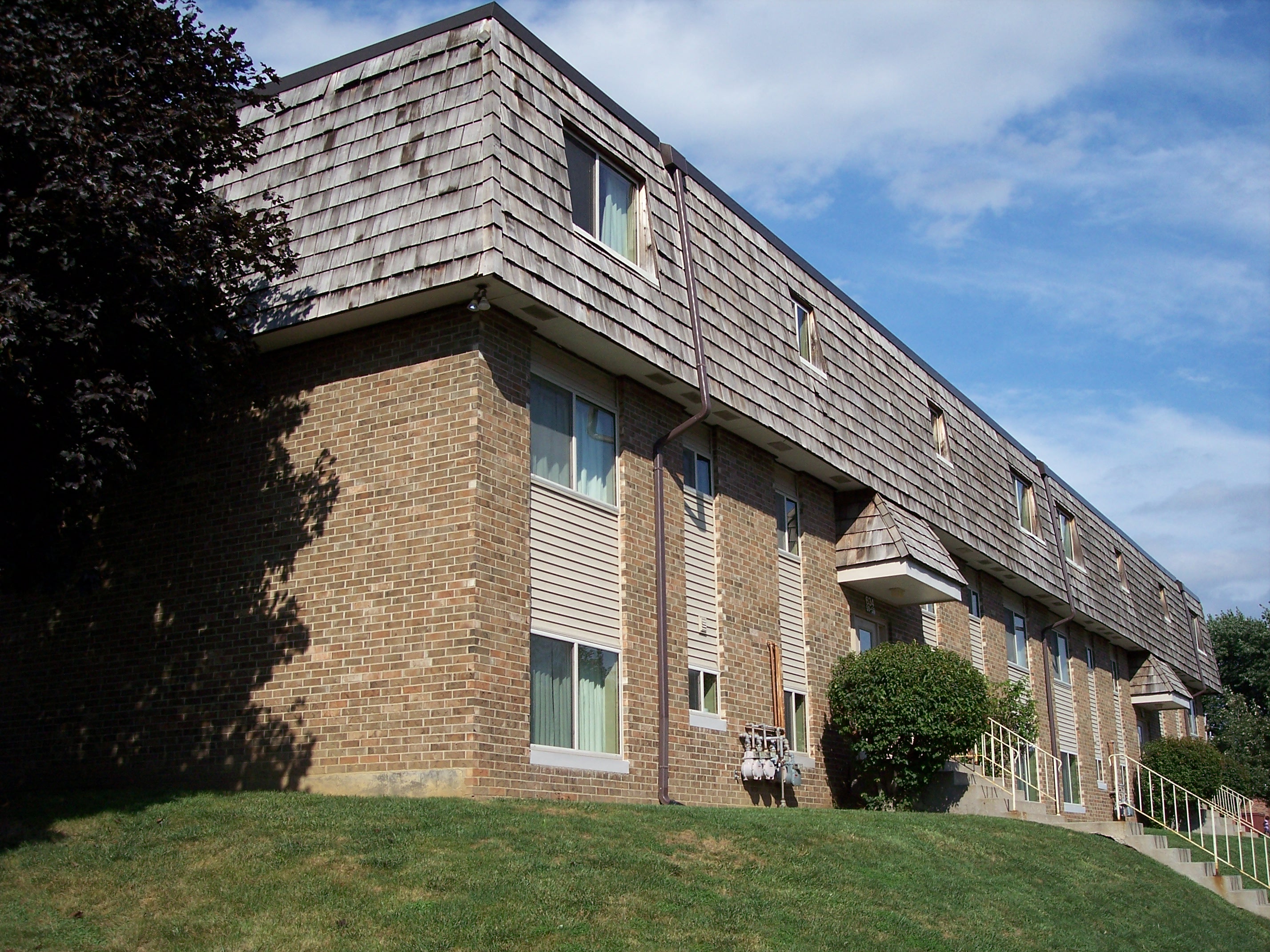 Westgate Villa Apartments, 600 Westgate Street, Iowa City, IA RentCafe